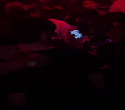玉昆教练带球员夜店蹦迪，侯永永这颜值不得全场美女围观