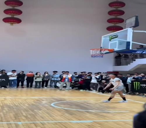 这扣篮在NBA扣篮大赛能拿满分吗