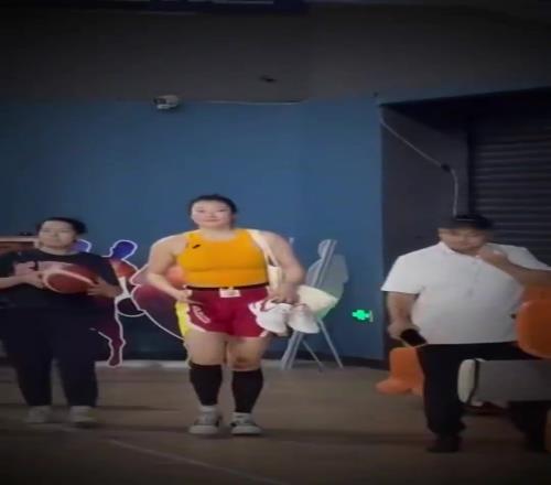 此次女篮亚洲杯李梦未能入选大名单！但这大体格子真是壮实啊！